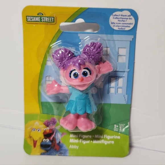 Sesame Street 5 Mini Figurines Elmo/Abby/Big Bird/Oscar/Cookie Monster NWT - Picture 3 of 6